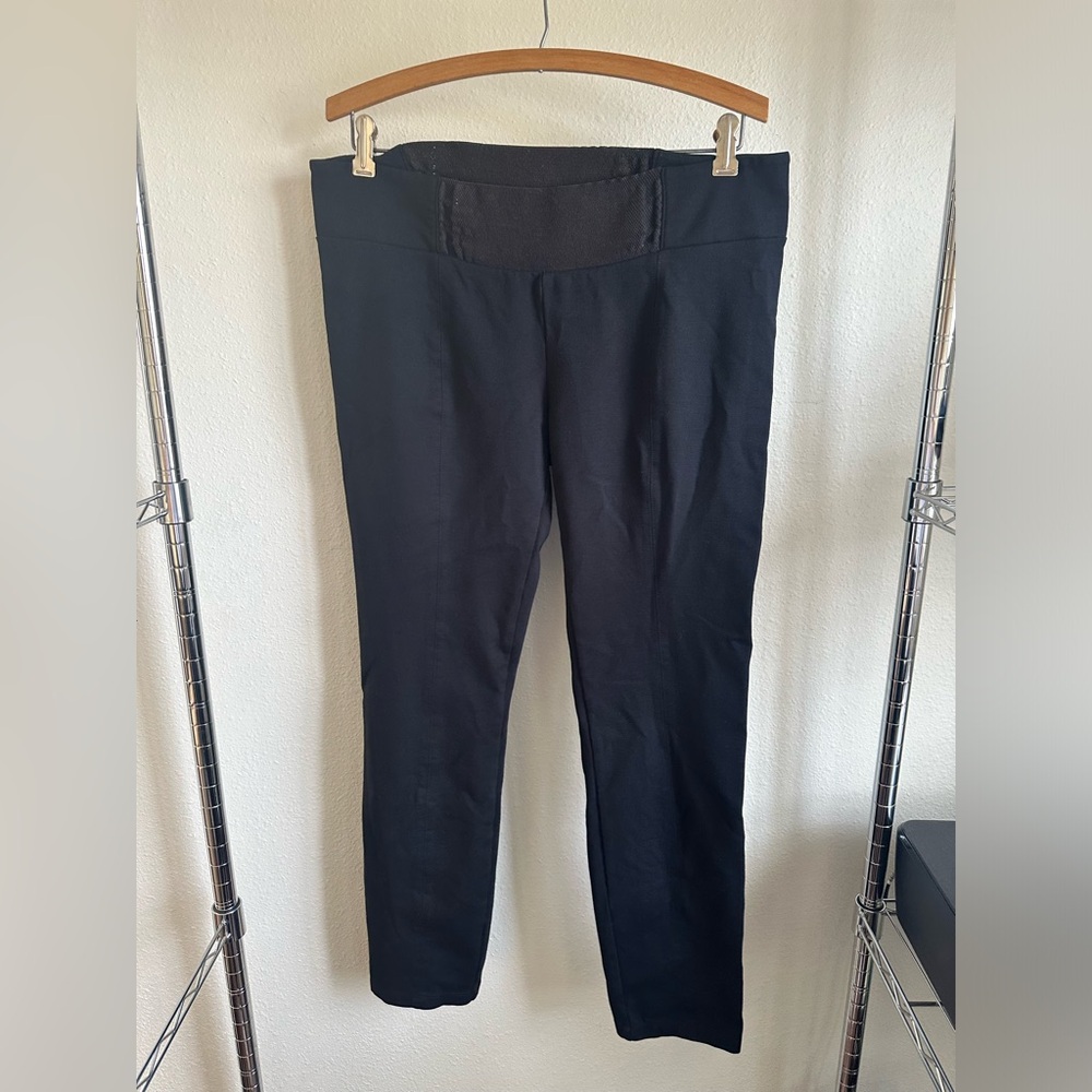 EILEEN FISHER BLACK Pants.